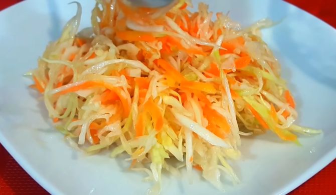 Салат капуста с морковью, уксусом, сахаром и маслом как в столовой рецепт