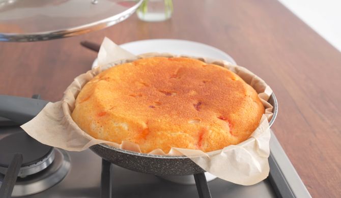 Пирог с абрикосами на сковороде без духовки рецепт
