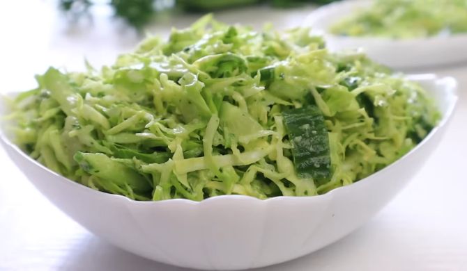 Салат из молодой капусты с огурцом рецепт
