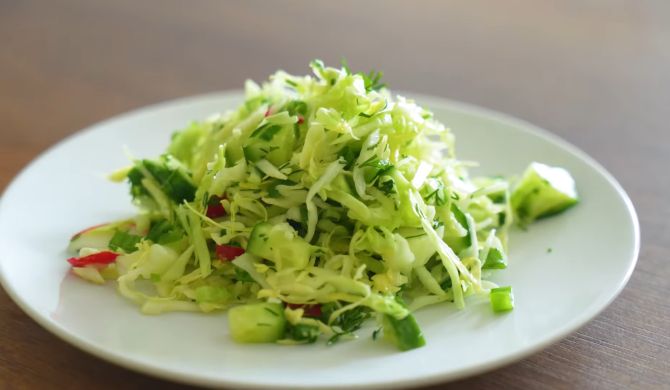 Салат из капусты, огурца и редиса рецепт