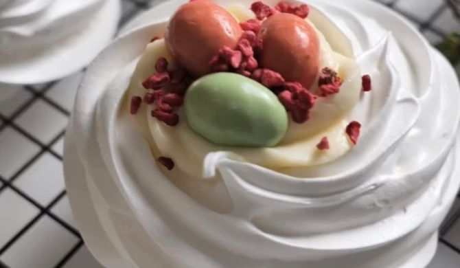 Десерт Павлова с клубникой и кремом из маскарпоне рецепт