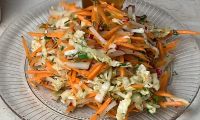 Салат из пекинской капусты, моркови и редиски