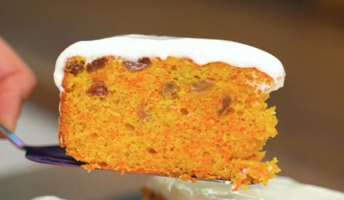 Морковный пирог со сметанным кремом и изюмом рецепт
