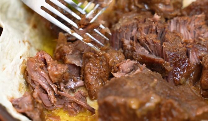 Тушеное мясо говядины на сковороде рецепт