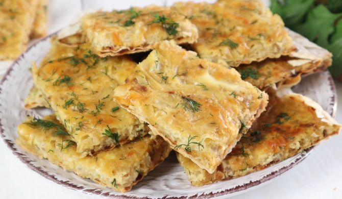 Пирог из лаваша с сыром, яйцами и луком рецепт