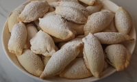 Рассыпчатое печенье с грецкими орехами и белком