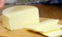 Как сделать сыр из молока, яиц и сметаны в домашних условиях