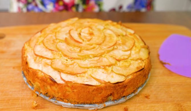 Красивый пирог с яблоками в духовке рецепт