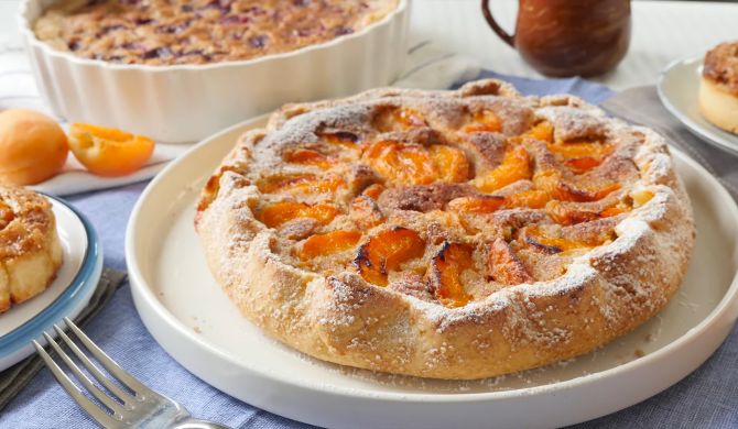 Песочный пирог с абрикосами и миндальным кремом рецепт