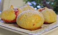 Сметанные булочки с малиной