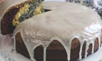 Трехцветный пирог с маком, какао и кокосовой стружкой