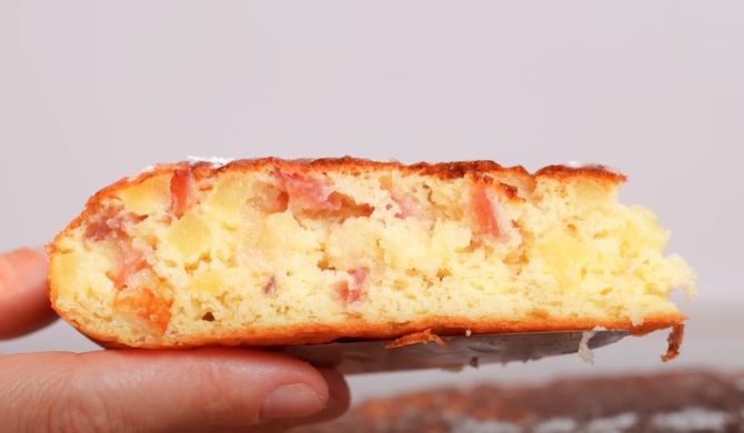 Пирог шарлотка без духовки на сковороде с яблоками рецепт